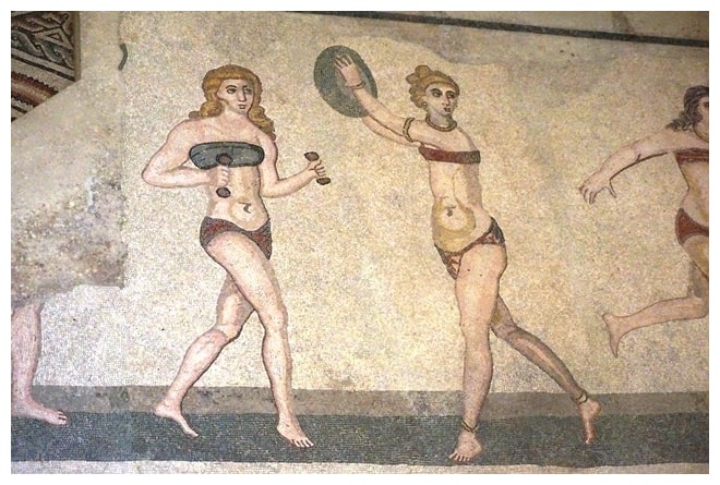 Mujeres con mancuernas en el mosaico romano de Villa Casale